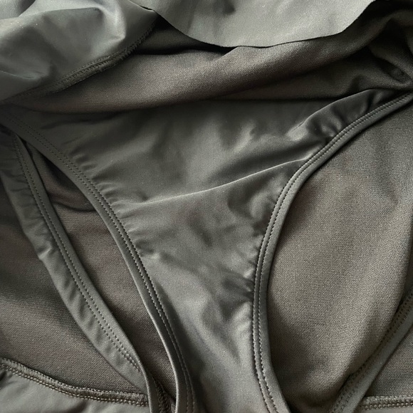 BNWT Island Escape Controlled Ruffled Skirtini - Picture 6 of 7